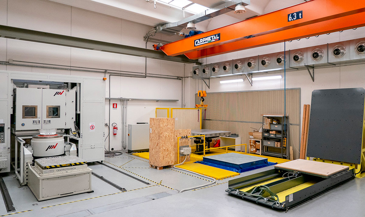 Machines for vibration tests